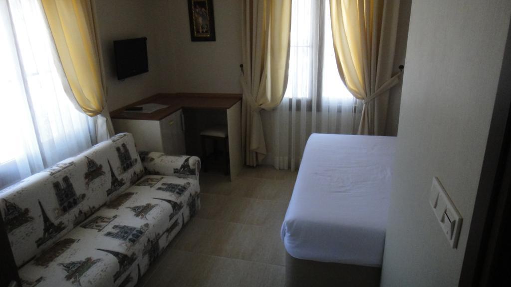 Golden Stone Butik Otel Кешме Номер фото