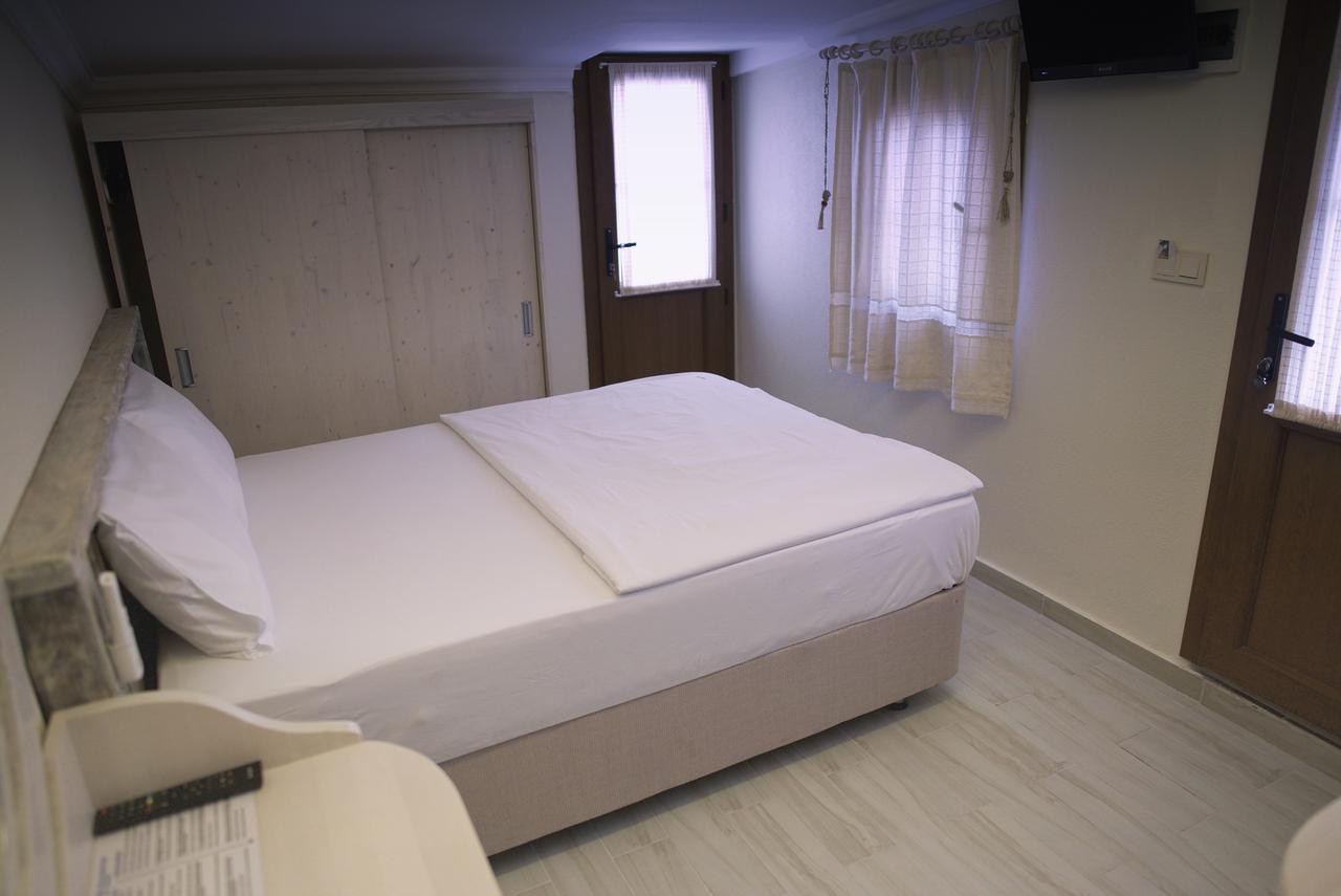 Golden Stone Butik Otel Кешме Экстерьер фото