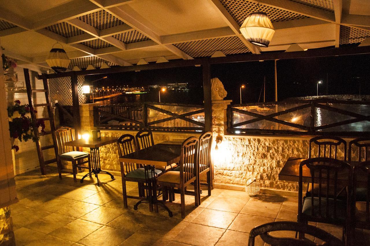 Golden Stone Butik Otel Кешме Экстерьер фото